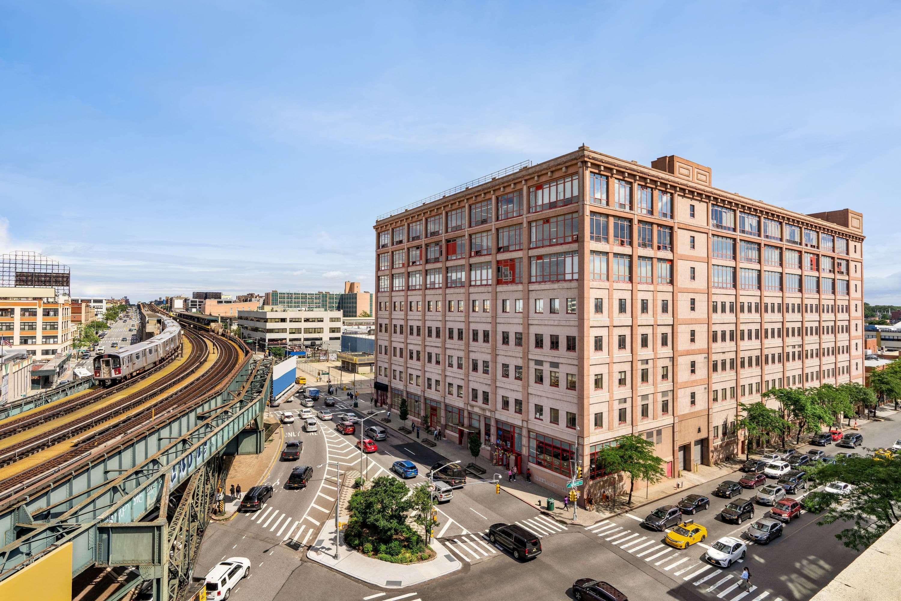 Days Inn By Wyndham Long Island City New York City Exterior photo